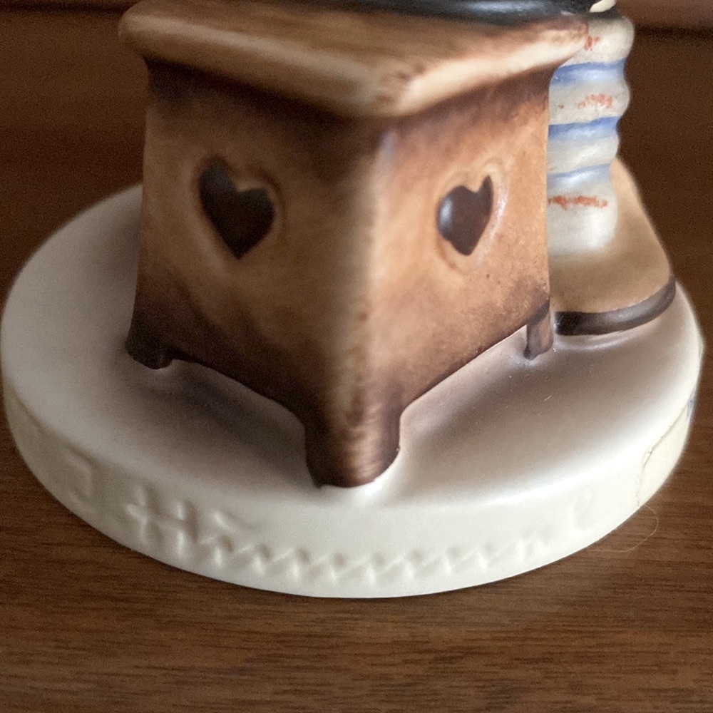 🖤TM6 ‘Latest News’ Hummel Goebel #184 - Picture 7 of 9